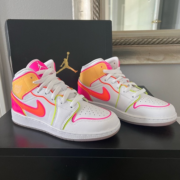 jordan 1 edge glow high